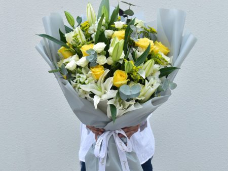 Warm Hugs and Kisses - Mixed Bouquet Online