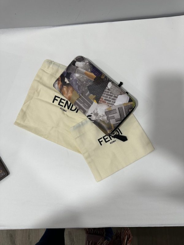 Fendi - Portefeuille neuf Discount